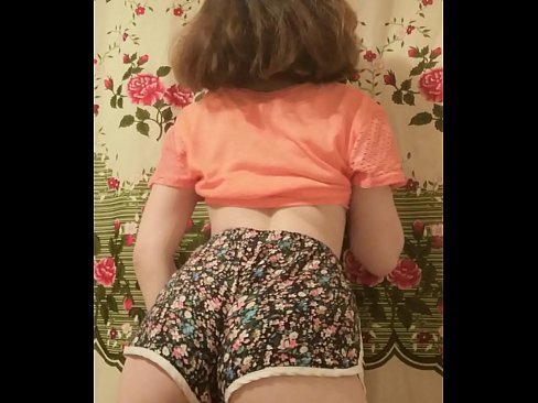 ❤️ Sexy junges Babe zieht ihre Shorts vor der Kamera aus Homemade porn bei uns de.mrvideospornogratis.ru ️❤